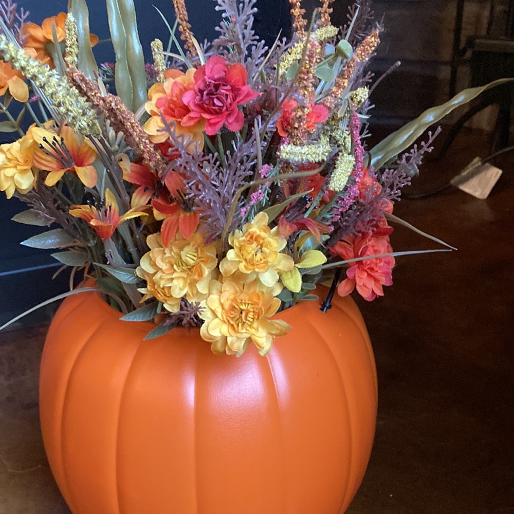 Fall Flowers 💐 - Picture 4 of 5